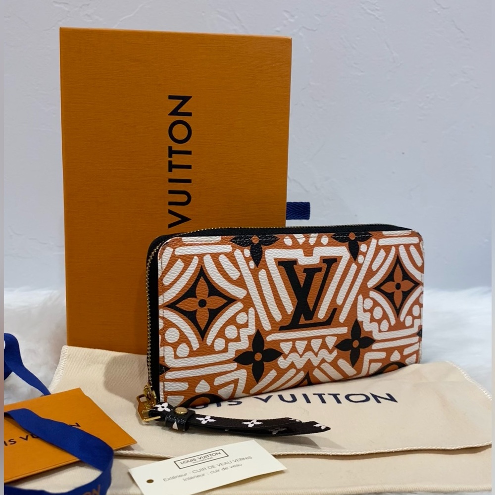 SOLD‼️Louis Vuitton Giant Monogram Crafty Zippy Wallet - Picture 6 of 17